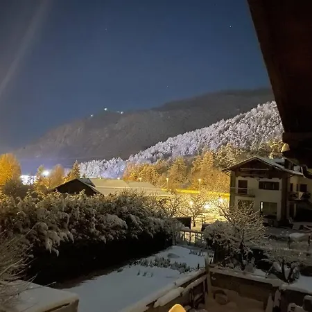 Caloroso Appartamento Con Vista Montagne Apartmán