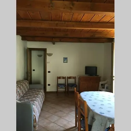 Apartmán Caloroso Appartamento Con Vista Montagne *